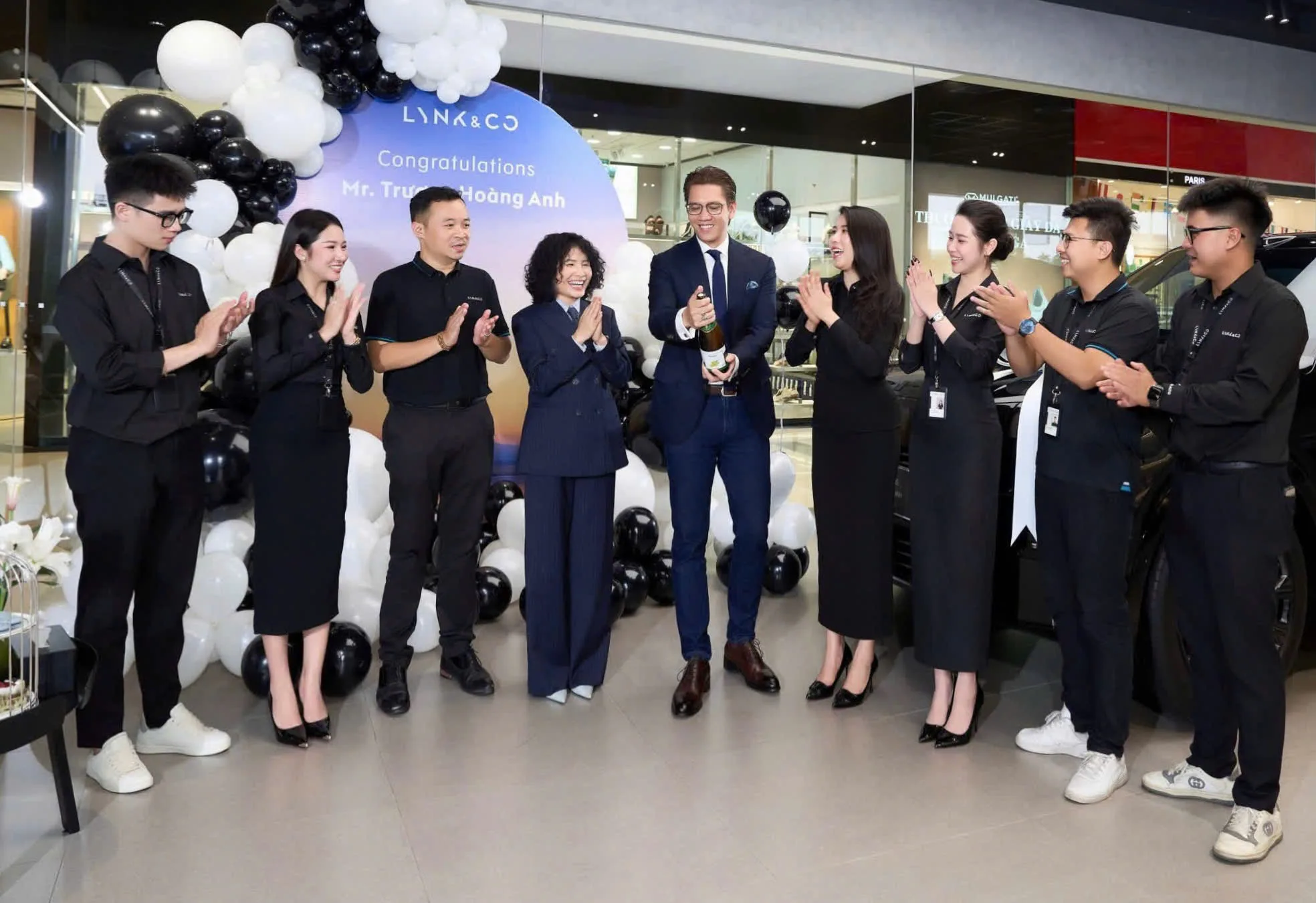 Anh KH Nguyen Hai Nam giao xe tai Lynkco Ha Noi 00007